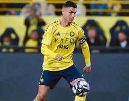 波兰媒体：莱万妻子经常分享跳交际舞的视频，引发了夫妻争吵