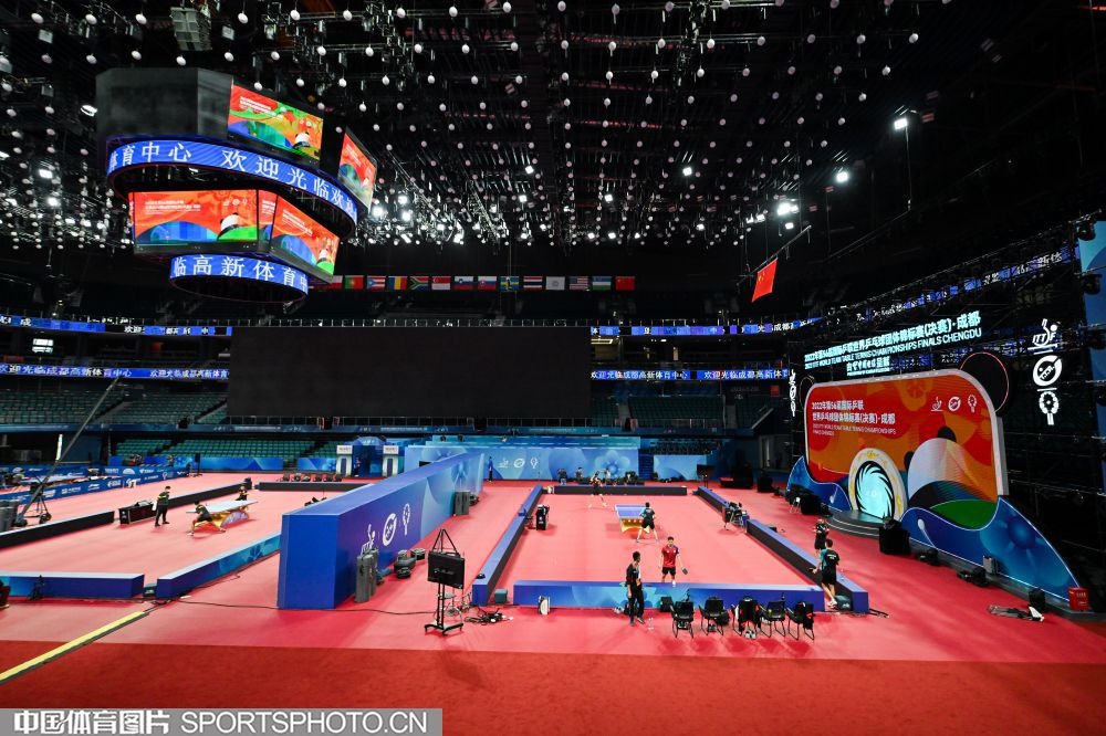 詹姆斯缺席，东契奇半场狂揽39分却抵不过角色球员隐身，这三个人该交易了